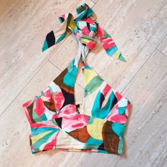 Forever 21 Tops - NWT Forever 21 Floral Crop Top